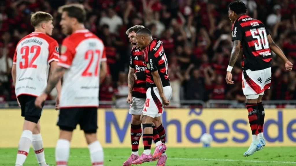 Nicolás de la Cruz festejando el paso a las semifinales con el Flamengo